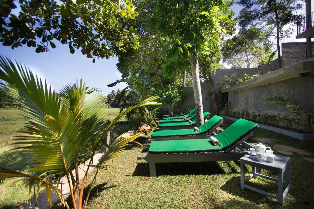 Barefoot Bungalow Hikka Хикадува Екстериор снимка