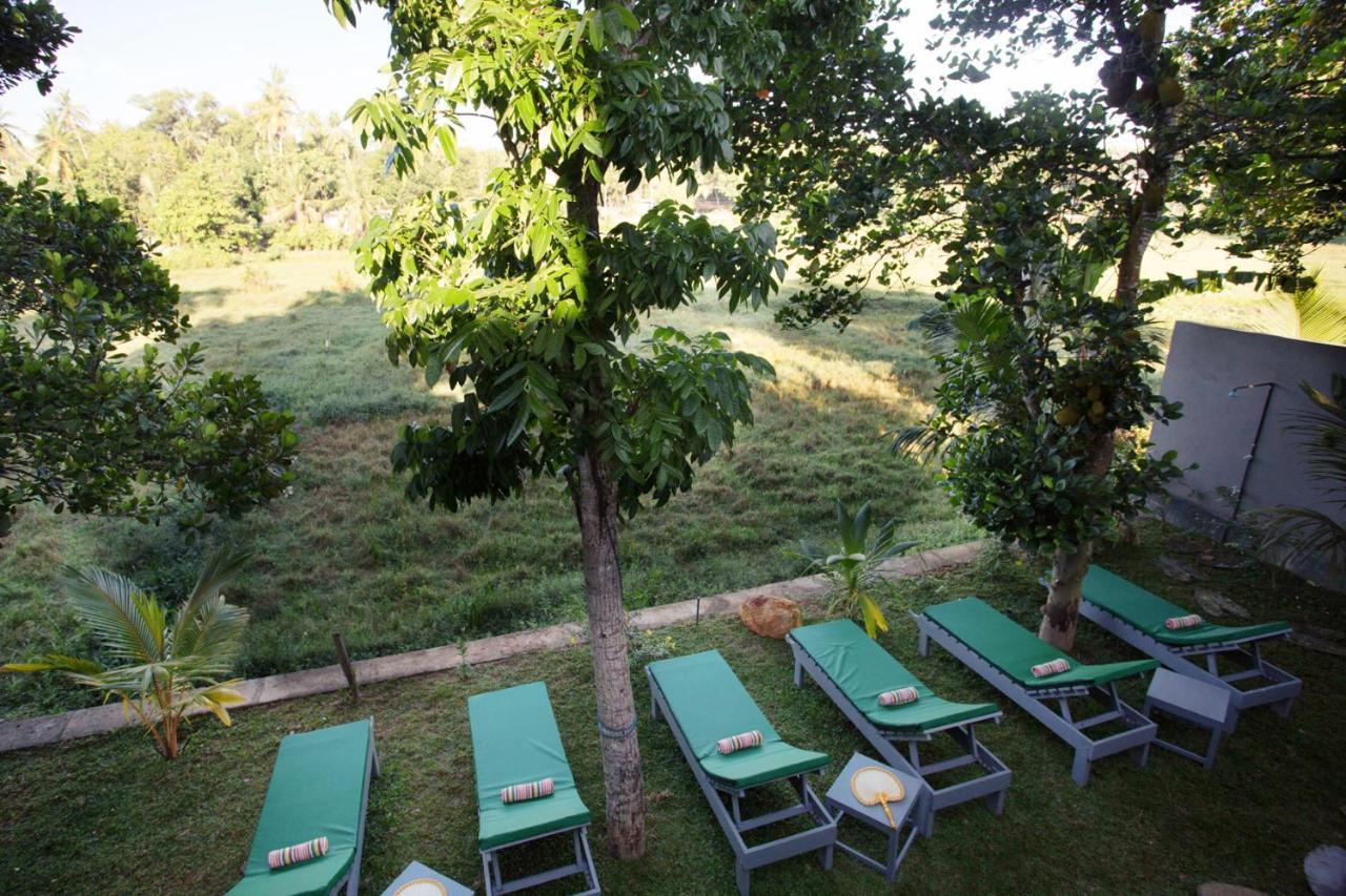 Barefoot Bungalow Hikka Хикадува Екстериор снимка